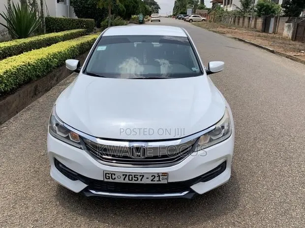Honda Accord LX 4dr Sedan FWD (2.4L 4cyl 2A) 2017 White