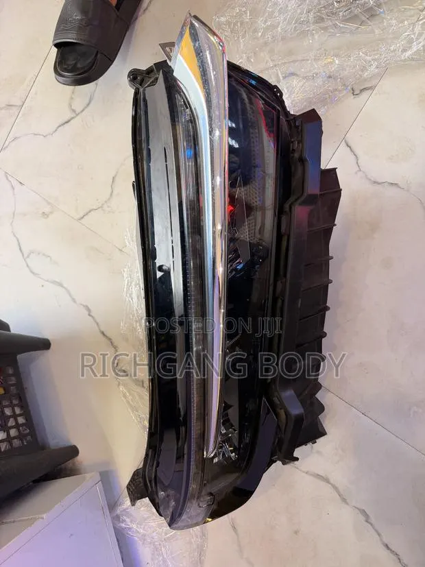 Honda CRV 2023 2024 Headlight · Photo 1