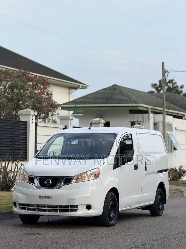Nissan NV200 2019 White · Photo 1