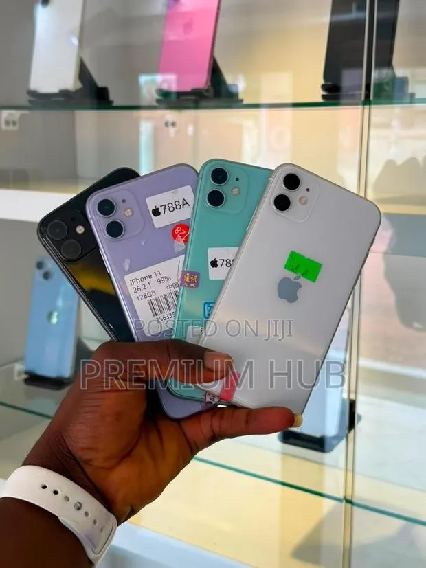 Apple iPhone 11 128 GB Black · Photo 2