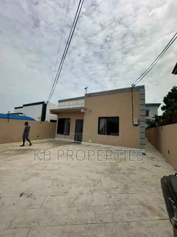 4bdrm House in Kb Properties, Baatsona Total for rent · Photo 1