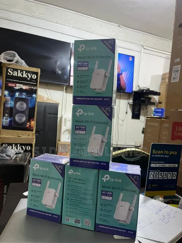 TP-Link Re305 Fast Dual-Band Wi-Fi Extender · Photo 1