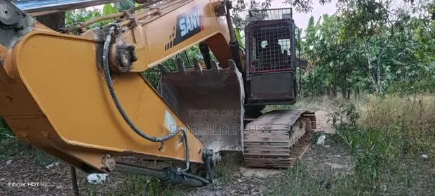 Ghana Used Excavators Available for Sale · Photo 1