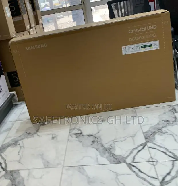 Exclusive Samsung 50" Crystal Uhd U8000f Smart Tv (2025) · Photo 1