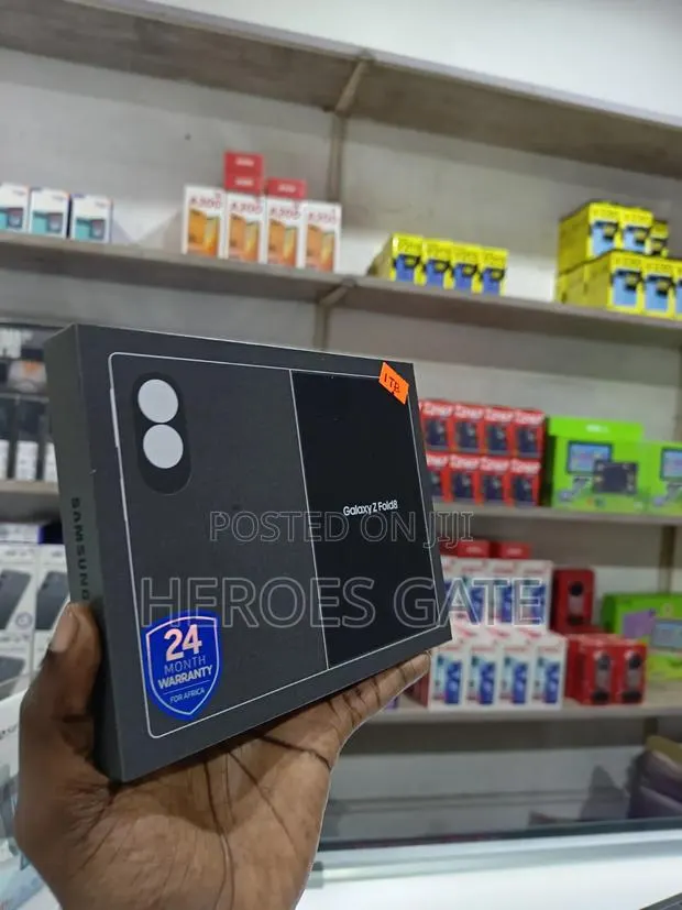 New Samsung Galaxy Z Fold8 1 TB Gray · Photo 1
