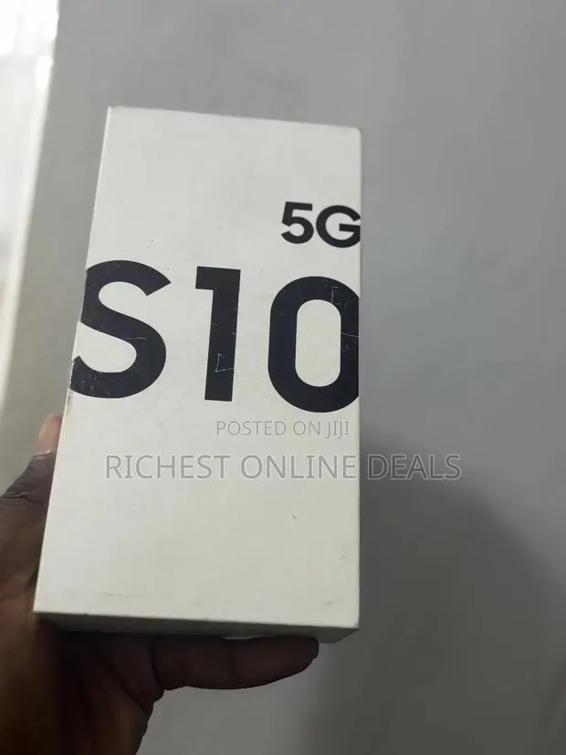 New Samsung Galaxy S10 5G 512 GB Black · Photo 1