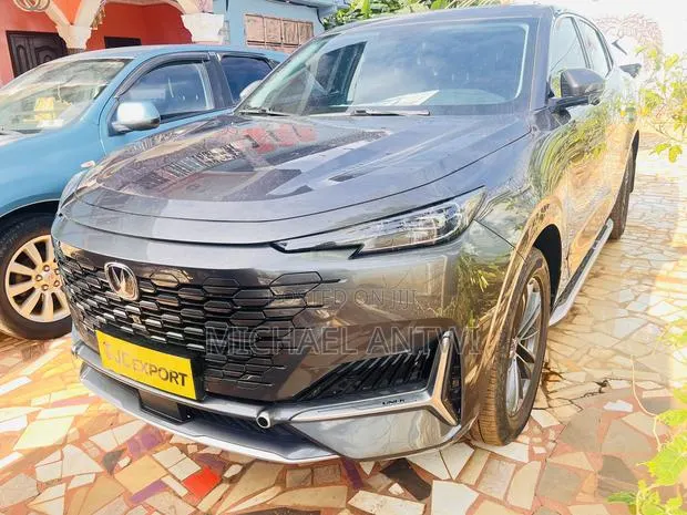 Changan UNI-K 2.0 Petrol AWD 2023 Silver · Photo 1