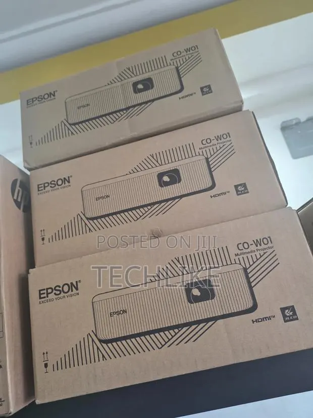 Epson Projector C01 W01 3000 Lumens · Photo 1
