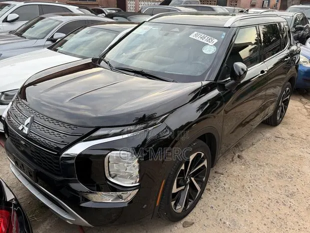 Mitsubishi Outlander 2024 Black · Photo 1