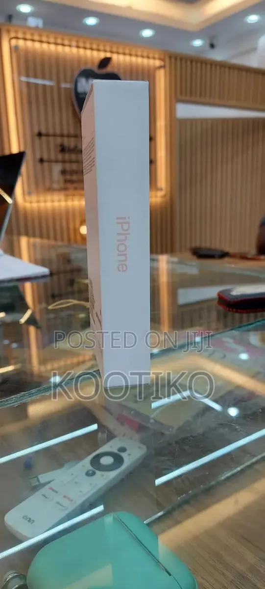 New Apple iPhone 13 128 GB Pink · Photo 1