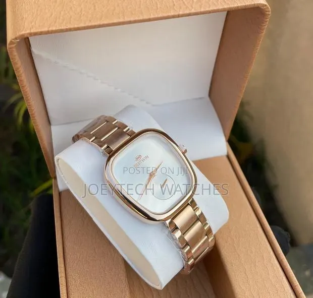 Ladies Vintage Watches · Photo 1