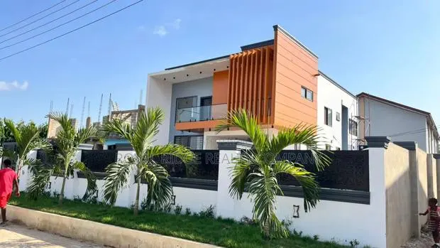 4bdrm Duplex in Tantra Hills, Accra Metropolitan for sale · Photo 1
