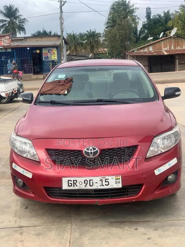 Toyota Corolla 2016 Red · Photo 1