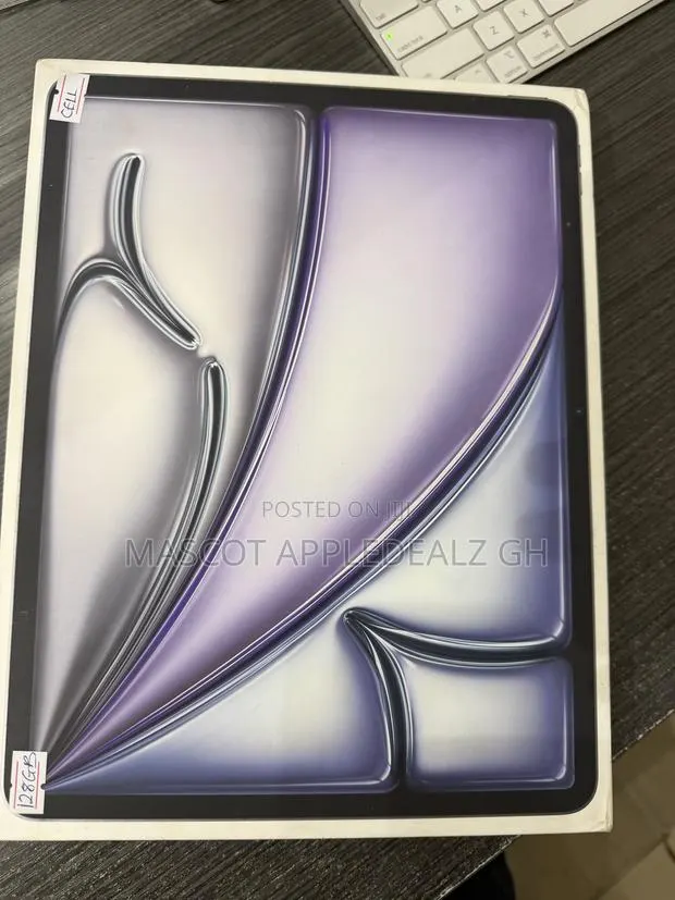 New Apple iPad Air 13 (2026) 128 GB Gray · Photo 1