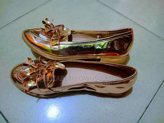 Gold Loafer · Photo 1