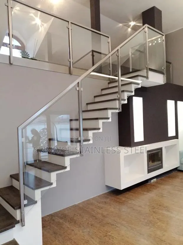 Sunrise Stainless Staircase Frameless Design · Photo 1