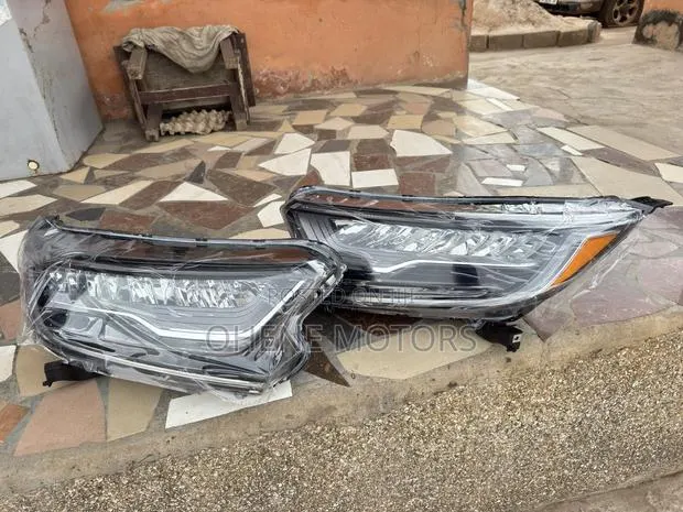 Honda CR-V 2017–2021 Headlight Full Lead Available · Photo 1