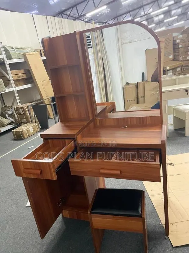 Dressing Mirror · Photo 1