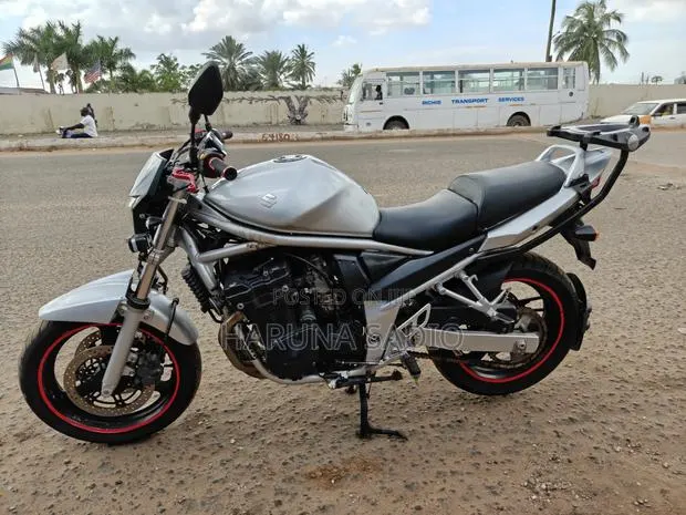 Suzuki GSX-F 2009 Silver · Photo 1