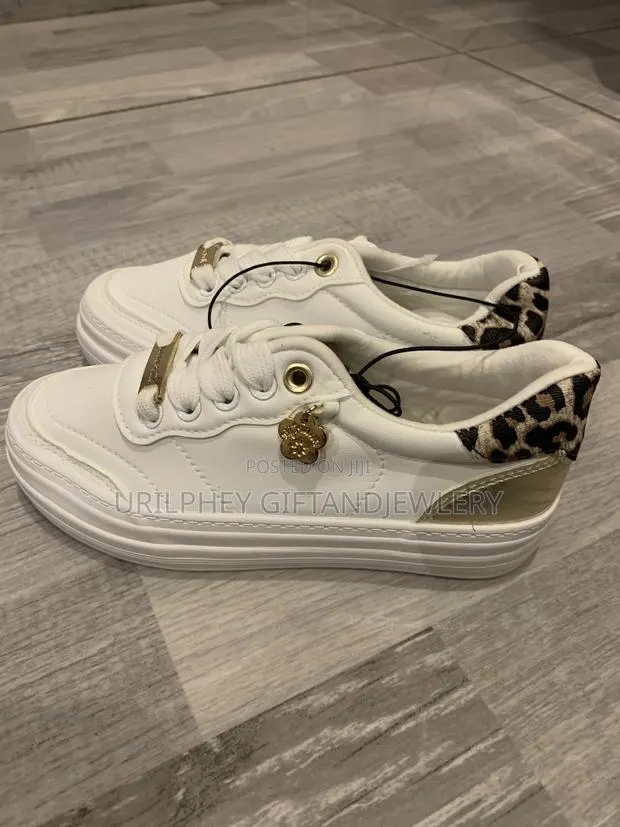 White Glam Platform Kid Sneakers With Leopard Print Heel Gold Detail · Photo 1