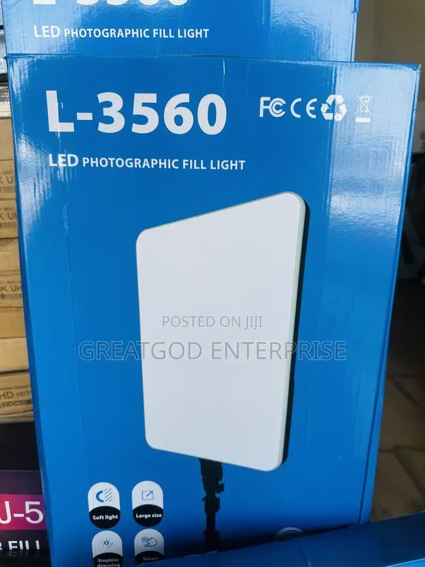 L-3560 LED Photographic Fill Light · Photo 1