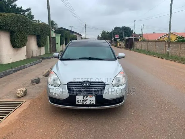 Hyundai Accent SE 2010 Silver