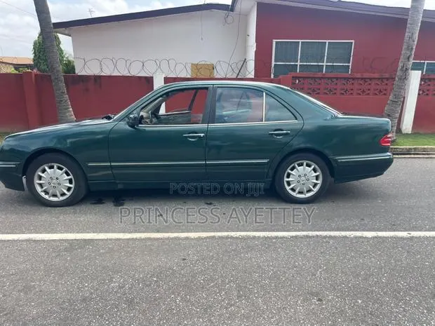 Mercedes-Benz E200 1997 Green · Photo 1