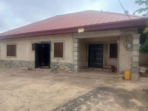 3bdrm House in Lesmon Investment, Amrahia for rent · Photo 1