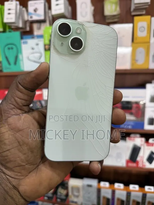 Apple iPhone 15 256 GB Green