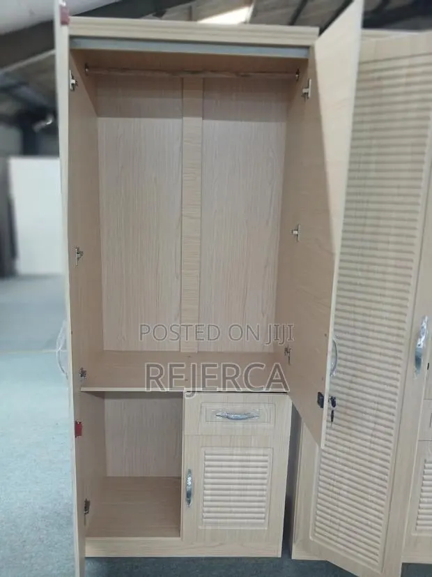 Affordable Brand New Wardrobe · Photo 1