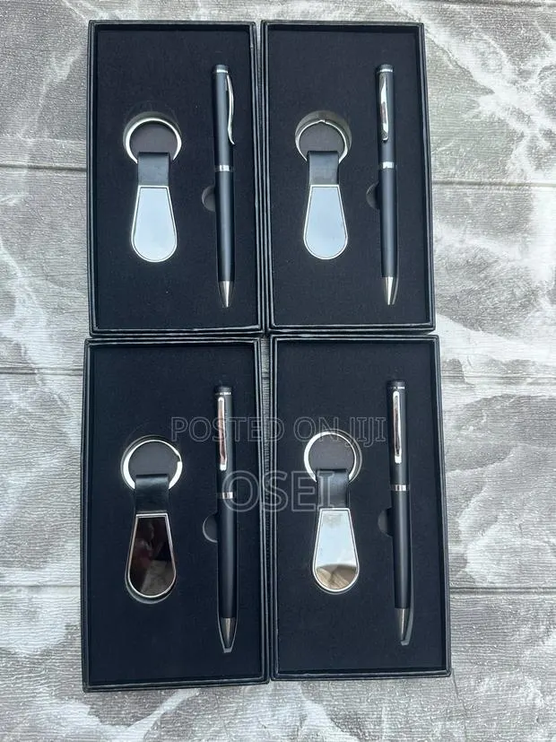 Oval Keyholder Set · Photo 1
