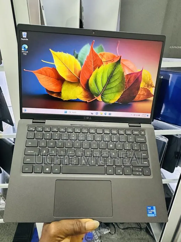 Laptop Dell Latitude 7420 16GB Intel Core i7 SSD 256GB · Photo 1