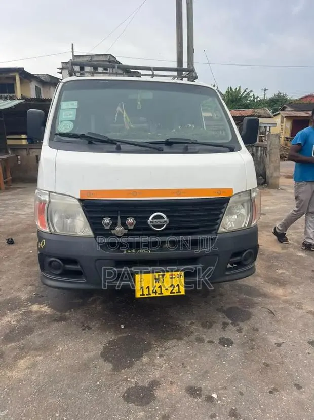 Nissan Caravan (Urvan) 2012 White · Photo 1