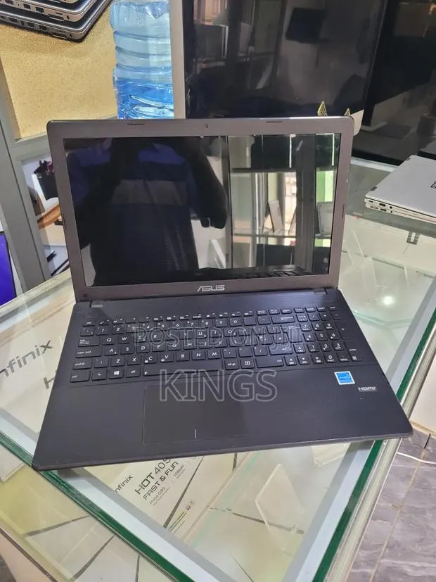 Laptop Asus X551CA 8GB Intel Core i5 HDD 500GB · Photo 1