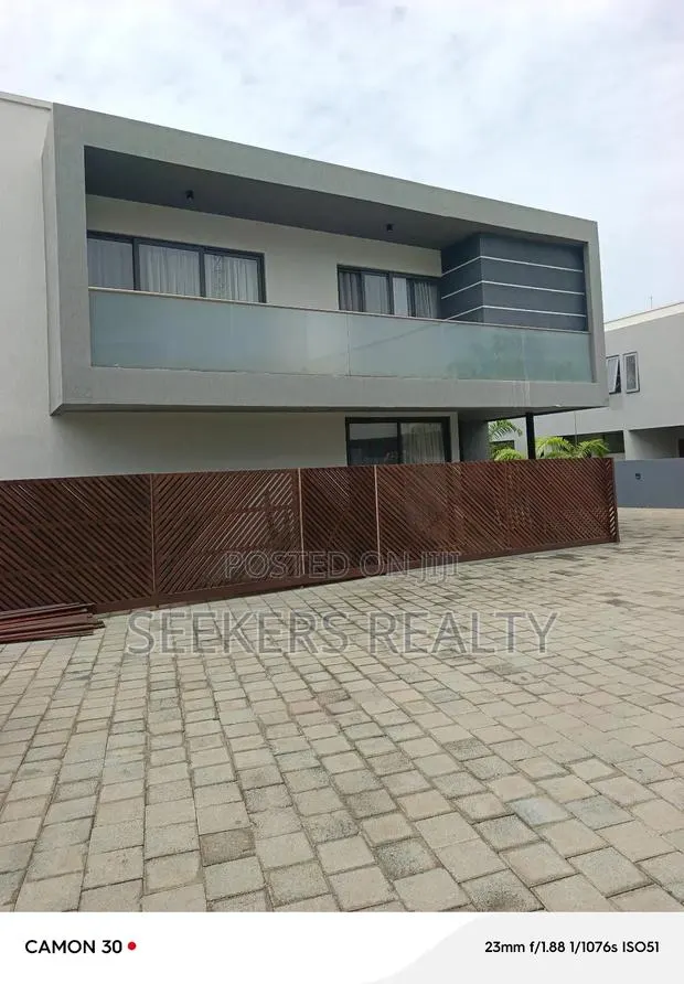 4bdrm Townhouse / Terrace in Seekers Realty, Cantonments for rent · Photo 1