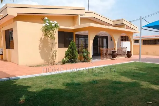 5bdrm House in Jafata, Sakumono for rent · Photo 1