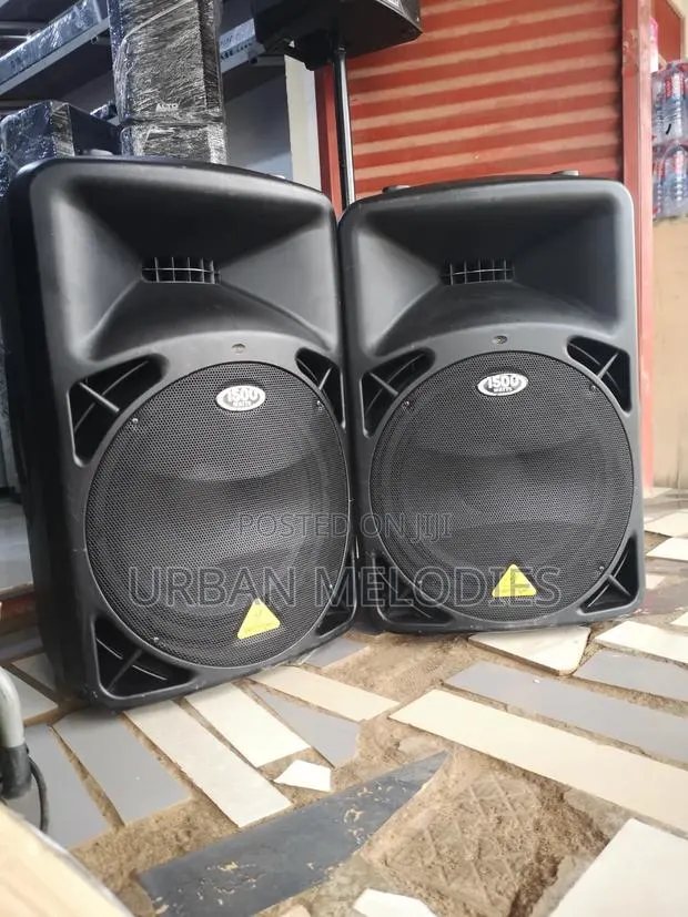 Behringer Eurolive B615D Active PA Speakers · Photo 1