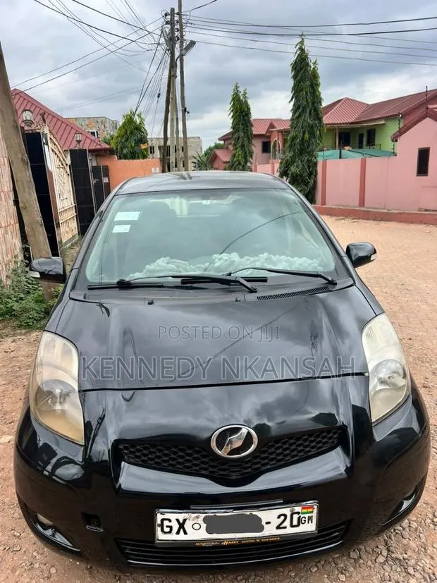 Toyota Vitz 2009 Black · Photo 1