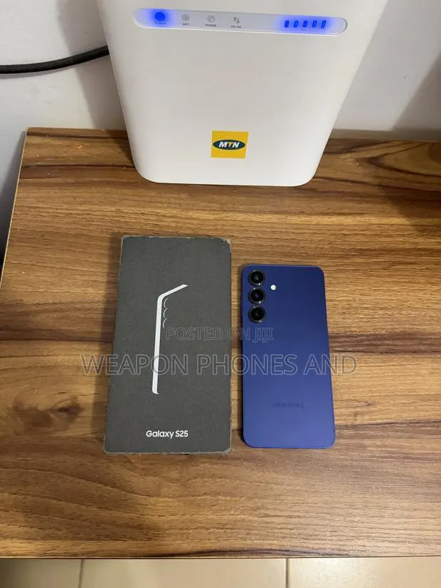 New Samsung Galaxy S25 128 GB Blue · Photo 1