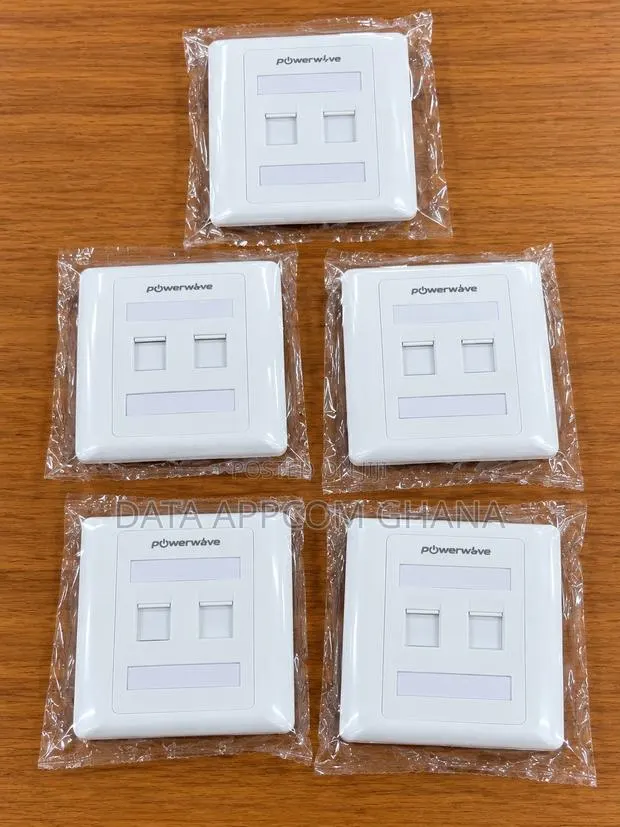 Double Faceplate/Rj45 Wall Plates · Photo 1