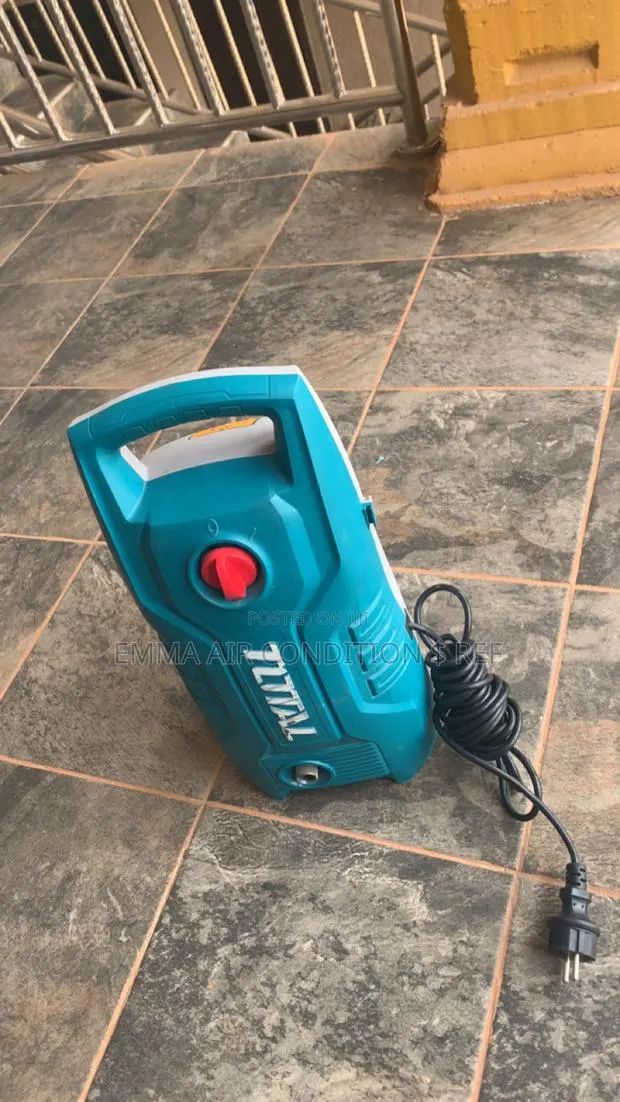 Pressure Wash Machine · Photo 1