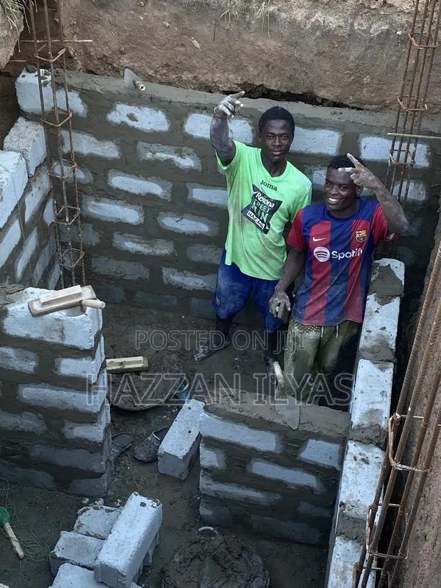Manhole Block Laying Experts · Photo 1