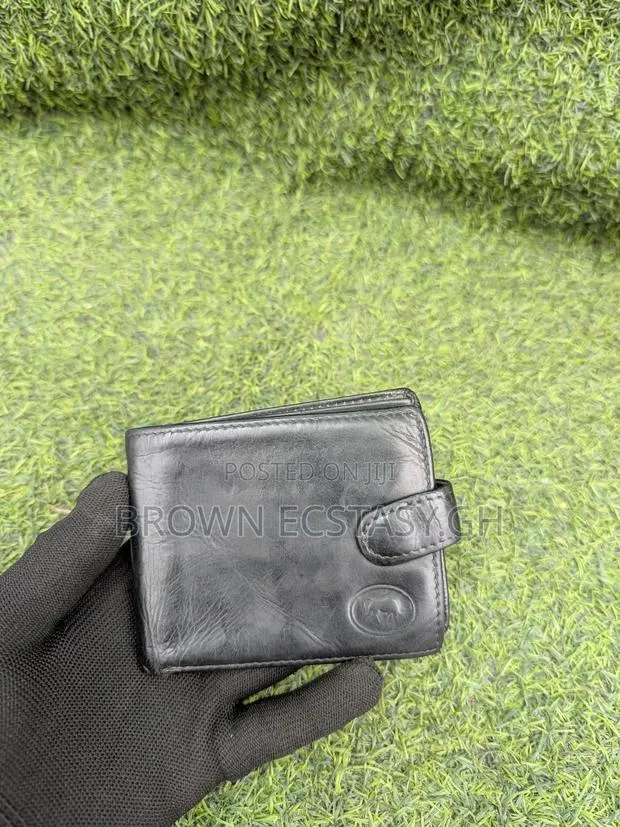 Taurus Leather Wallet ( Uk Used) · Photo 1