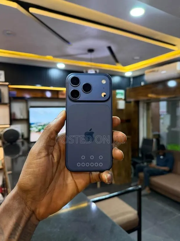 Apple iPhone 17 Pro 256 GB Blue · Photo 1
