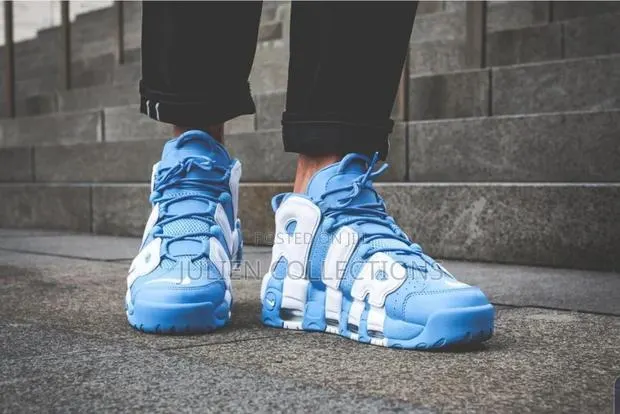 Nike Air More · Photo 1
