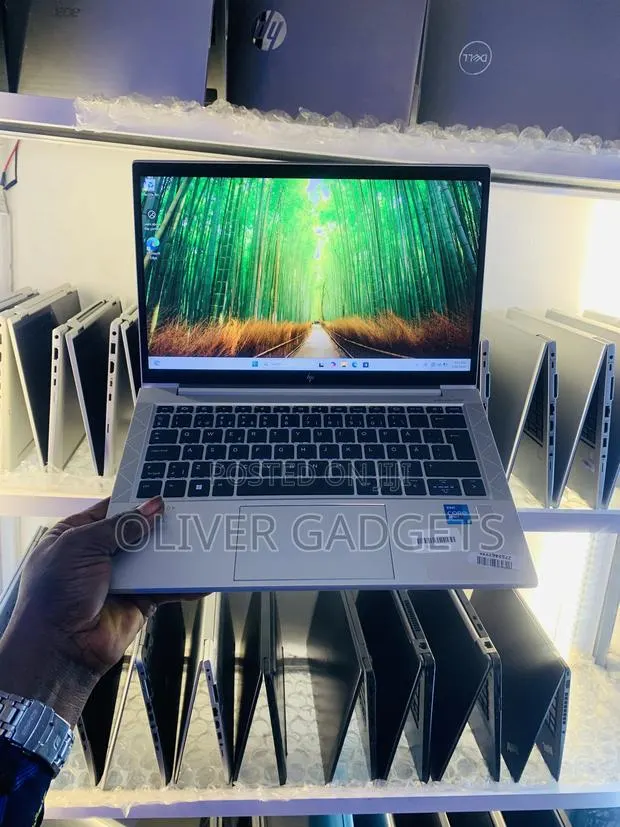 Laptop HP EliteBook 830 G8 8GB Intel Core i5 SSD 256GB · Photo 1