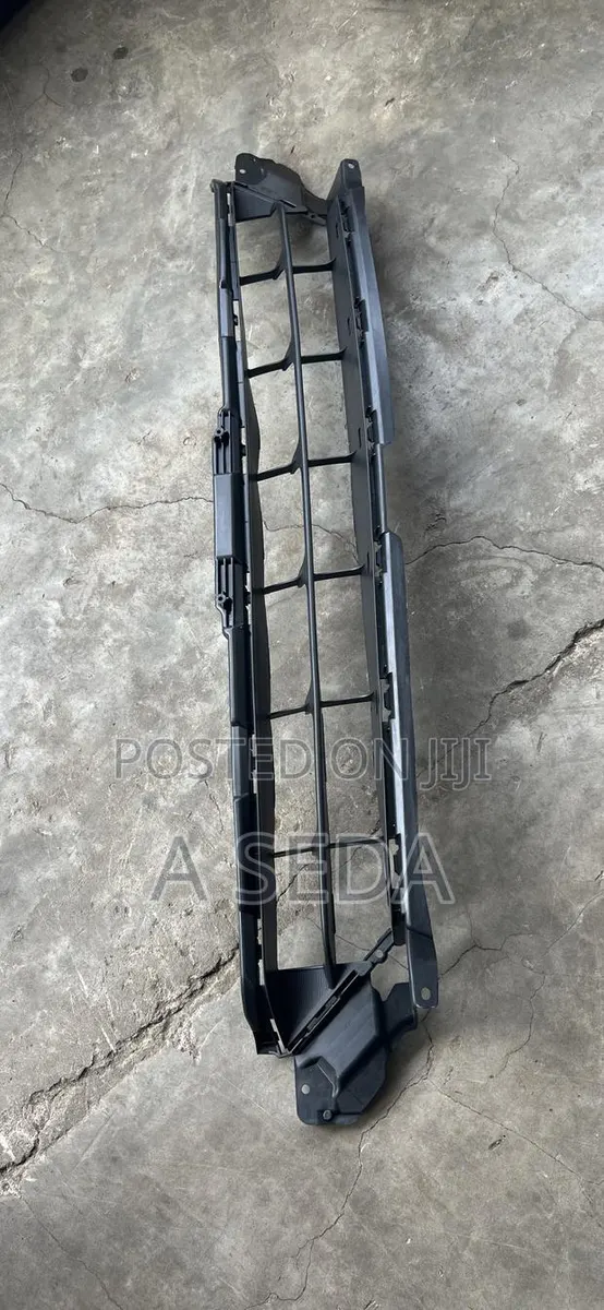 Honda Civic 2016 2017 2018 2019 2020 2021 Front Down Grill Call · Photo 1