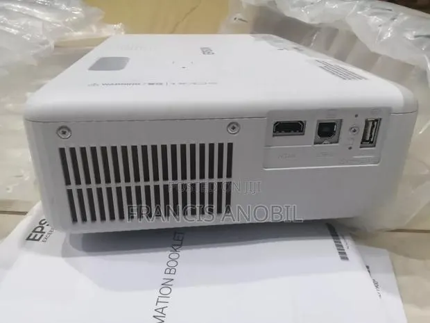 Epson CO-W01 3000 New · Photo 1