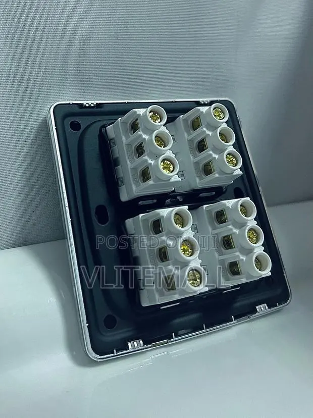 Smart Wall Valbona Chrome Socket · Photo 1