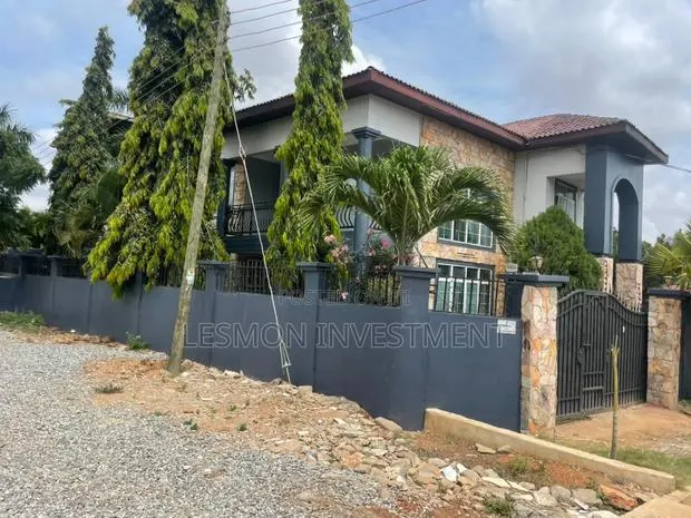 Mini Flat in Lesmon Investment, Sakumono for sale · Photo 1